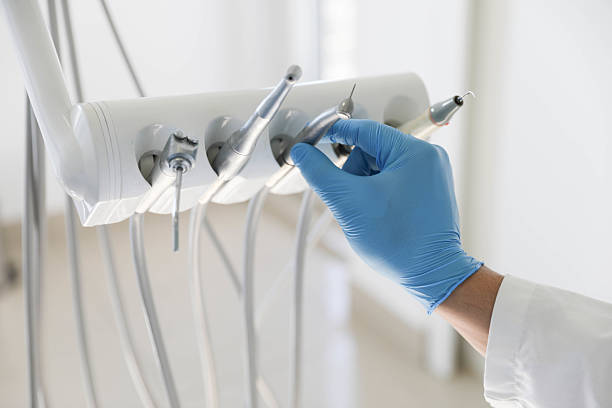Professional Dental Crowns And Bridges technician working in Richland, MO
